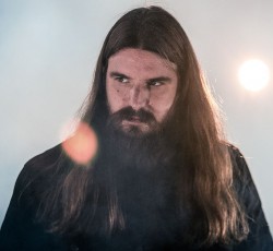 Αποχωρεί ο frontman των Kvelertak, Erlend Hjelvik 