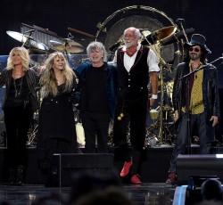 Οι Fleetwood Mac διασκευάζουν Tom Petty