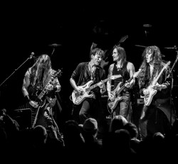 Ο Steve Vai και ο Zakk Wylde διασκευάζουν το "Bohemian Rhapsody" των Queen 