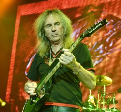 Χωρίς τον Glenn Tipton θα περιοδεύουν οι Judas Priest από εδώ και στο εξής 
