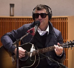 Ο Greg Dulli σε χριστουγεννιάτικη διάθεση… 