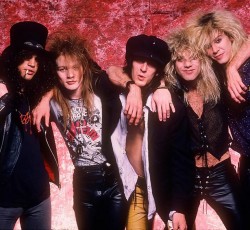 "Shadow Of Your Love": Ακούστε το ακυκλοφόρητo κομμάτι των Guns N’ Roses 