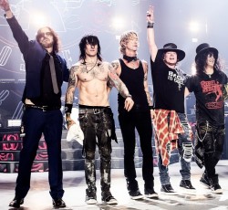 Οι Guns N’ Roses διασκευάζουν Velvet Revolver 