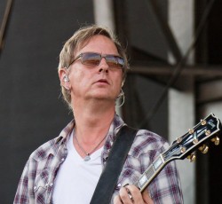 Ο Jerry Cantrell, o …Batman και ένα ολοκαίνουργιο κομμάτι 