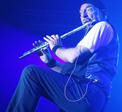 Τριπλή συλλογή για τα 50 χρόνια των Jethro Tull