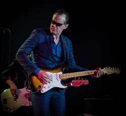 Joe Bonamassa και … "Evil Mama" 