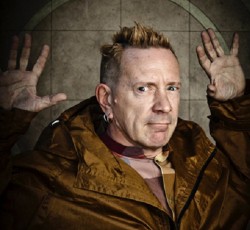 Johnny Rotten: «Punk καρικατούρες οι Green Day…»