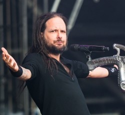 Οι «Βασικές Ανάγκες» του Jonathan Davis