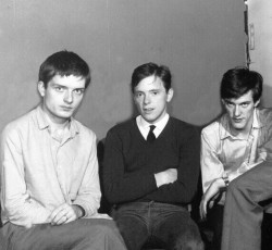 H Dr. Martens κυκλοφορεί Joy Division και New Order μπότες 