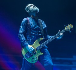 O μπασίστας των Tool ηχογραφεί με τους Death Grips 