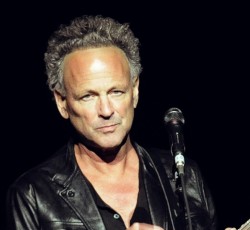 Οι Fleetwood Mac απολύουν τον Lindsey Buckingham 