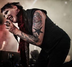 O Marilyn Manson πουλάει δονητές διακοσμημένους με το πρόσωπό του  