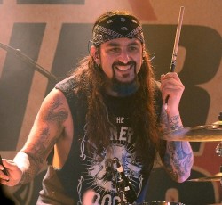 Mike Portnoy: «Οι περισσότερες prog μπάντες είναι βαρετές»