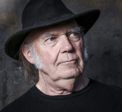 O Neil Young πρωταγωνιστεί σε ταινία western