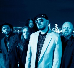 «Στροφή προς Μαϊάμι» από τους Night Flight Orchestra