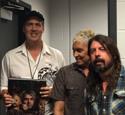 Ο Krist Novoselic συναντά τους πρώην συνοδοιπόρους του στους Nirvana