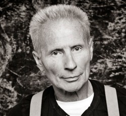 Ο Phil Mogg προαναγγέλλει την αποχώρησή του από τους UFO 