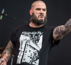 Phil Anselmo: «Με τρομοκρατούν τα όπλα»