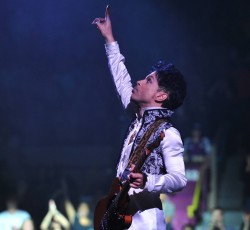 Στα σκαριά βιογραφία του Prince 