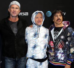 Oι Red Hot Chili Peppers διασκευάζουν Jimi Hendrix και Allman Brothers