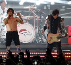 Οι Red Hot Chili Peppers διασκευάζουν Jeff Buckley και Stooges