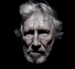 Ο Roger Waters απαγγέλει ένα παλαιστινιακό ποίημα  
