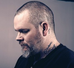 O Scott Kelly ακυρώνει την περιοδεία των Mirrors For Psychic Warfare