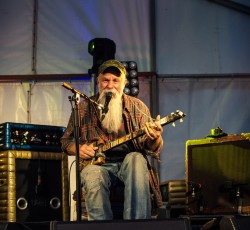 Κάτι «μαγειρεύει» ο  Seasick Steve…