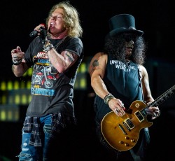  «Ο Axl Rose δουλεύει τα νέα τραγούδια των Guns N’ Roses» 