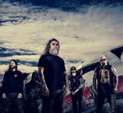 «10»: Slayer: Δέκα ιστορίες εξίσου ακραίες με τη μουσική τους