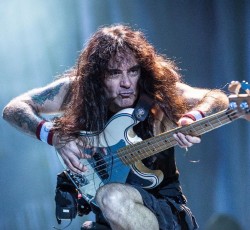 Steve Harris: «Δεν θεωρώ τον εαυτό μου σημαντικό μπασίστα» 