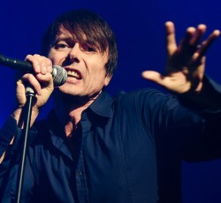 H "Μπλε Ώρα" των Suede