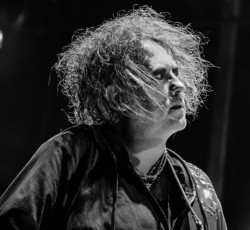 Ολοκαίνουργιο άλμπουμ με remixes από τους Cure