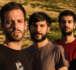 Βίντεο των Toundra με σκηνές προσφύγων από την Λέσβο