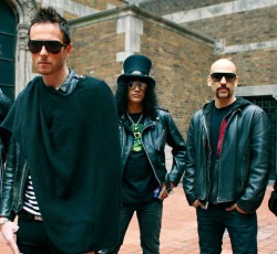 Velvet Revolver: «Δεν μπορέσαμε ποτέ να αντικαταστήσουμε τον Scott Weiland» 