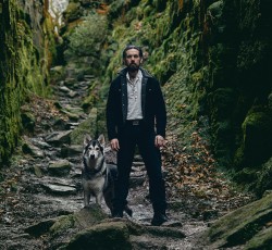 Πρώτη μετάδοση: Νέο τραγούδι από Wolcensmen 