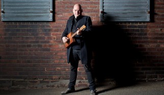 Ο Chris Cornell και ο Josh Homme αφηγούνται την ιστορία του Alain Johannes