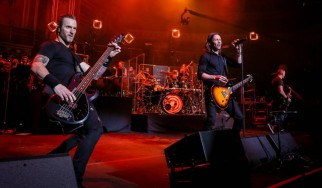 Δεύτερο video από την εμφάνιση των Alter Bridge με την Parallax Orchestra στο Royal Albert Hall