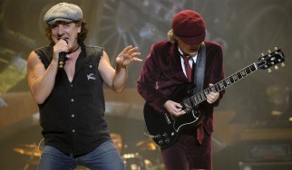 Brian Johnson και Phil Rudd έξω από το στούντιο των AC/DC…