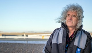 Ένα ταξίδι στο φεγγάρι παρέα με τον Brian May