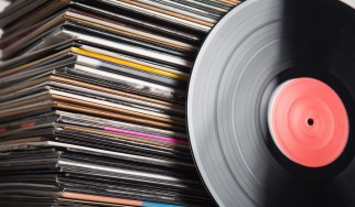 Τα CD «πεθαίνει» τρεις φορές γρηγορότερα από την άνοδο του βινυλίου
