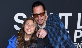 Ο Chris Cornell και η κόρη του ντουέτο στο "Nothing Compares 2 U"