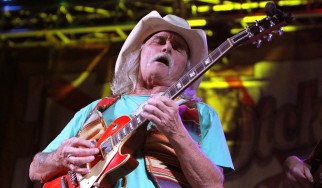 Ο Dickey Betts υποβλήθηκε σε επιτυχημένη χειρουργική επέμβαση
