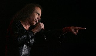 Το ολόγραμμα του Ronnie James Dio βγαίνει σε περιοδεία