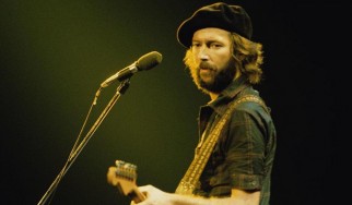 Eric Clapton: «Νιώθω μεγάλη ντροπή για τα ρατσιστικά σχόλια του παρελθόντος…»