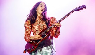 Έρευνα της Fender: «Το 50% των νέων κιθαριστών είναι γυναίκες…»