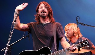 Οι Foo Fighters τραγουδούν John Lennon και Van Halen