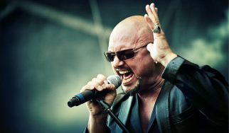 Geoff Tate για τη συνεχή πτώση των πωλήσεων της μουσικής: «Ο Lars Ulrich είχε δίκιο»