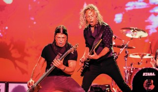 Ο Kirk Hammett και ο Robert Trujillo  διασκευάζουν Michael Schenker 
