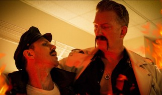 Ο Jake Shears των Scissor Sisters και ο Josh Homme …μπλέκουν τα μουστάκια τους